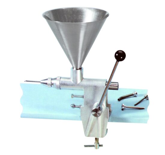 MACHINE A INJECTER LA CREME 3 LITRES, AVEC 3 INJECTEURS D.5, 6 ET 8 MM DOSES DE 1 A 50 GR