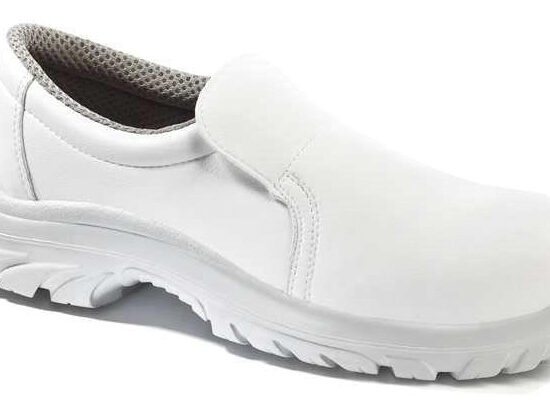 MOCASSINS BLANCS DE SECURITE EN MICROFIBRE, EMBOUT POLYCARBONATE, ANTIDERAPANT, T.A DEFINIR