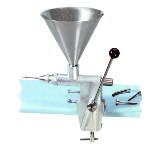 MACHINE A INJECTER LA CREME 3 LITRES, AVEC 3 INJECTEURS D.5, 6 ET 8 MM DOSES DE 1 A 50 GR