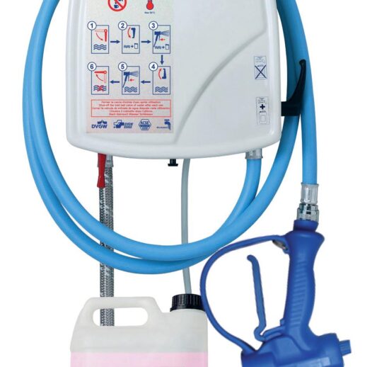 CENTRALE DE NETTOYAGE CARENEE 1 PRODUIT, TUYAU DE 15 M ET PISTOLET ANTI-CHOC
