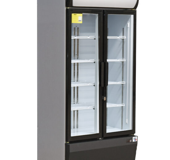 VITRINE A BOISSONS +1/+10°C, 2 PORTES BATTANTES VITREES, AVEC CLE, 4 ETAGERES