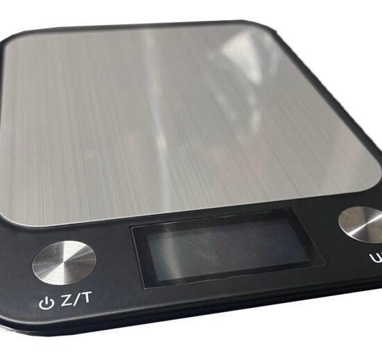 BALANCE ELECTRONIQUE A PILES, PLATEAU INOX RETRO ECLAIRAGE, PORTEE 5 KG, PRECISION 1 GR