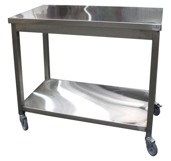 TABLE INOX 304 SOUDEE CENTRALE ROULANTE + ETAGERE 4 ROUES Ø100 MM CHAPES ZINGUEES DONT 2 FREINEES