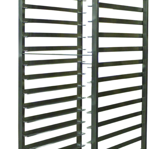 ECHELLE SOUDEE INOX A GLISSIERES 600X400 MM ENTREE 400 - 18 NIVEAUX, CHAPE POLY DONT 2 A FREIN