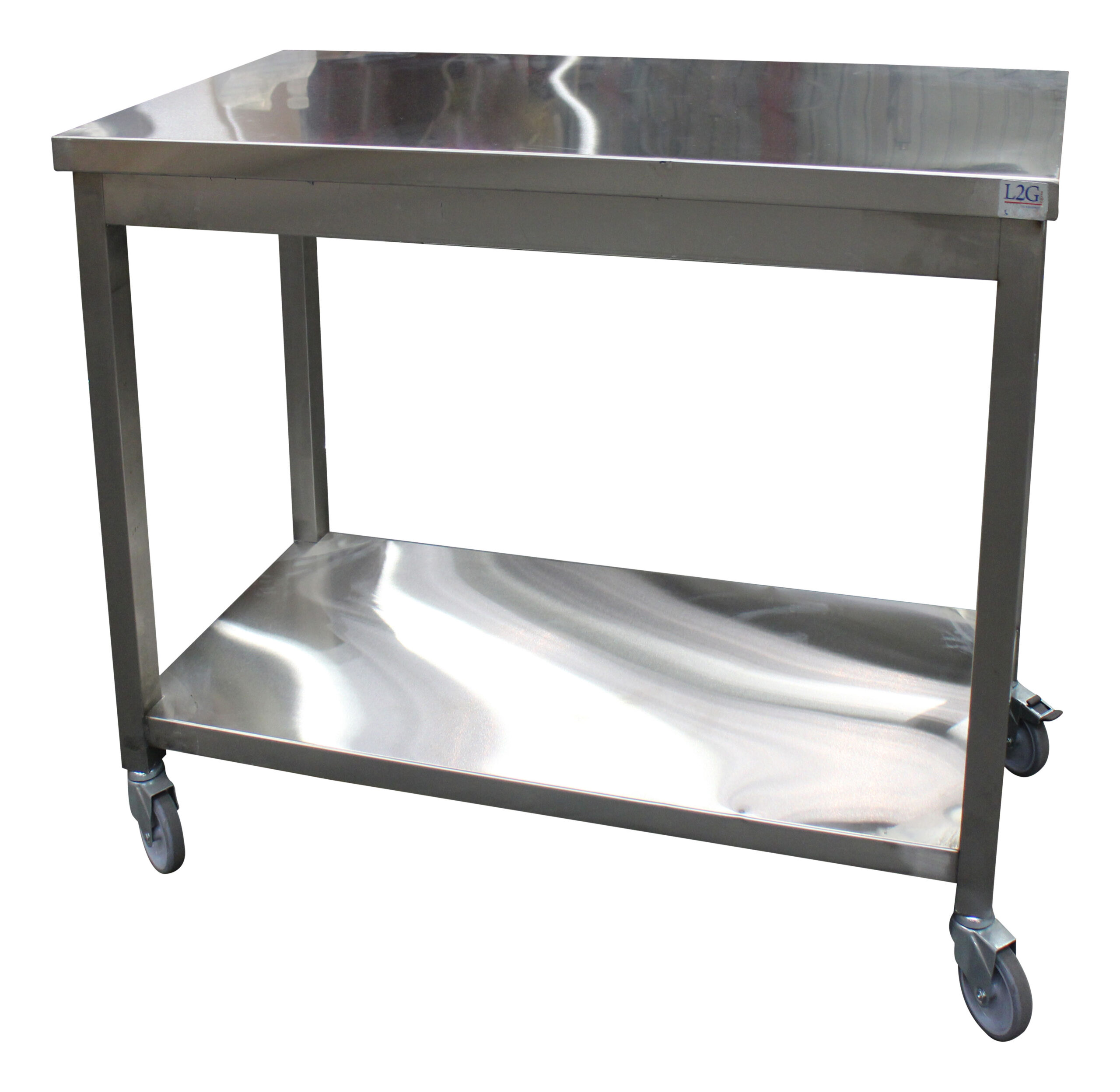 TABLE DE SERVICE INOX SOUDEE, CENTRALE AVEC ETAGERE, 4 ROUES DONT 2 A FREINS