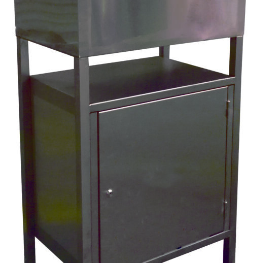 PUPITRE INOX, SUR PLACARD AVEC VERINS FERMETURE A CLE