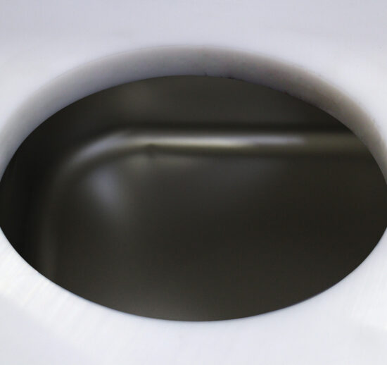 TVO Ø200 MM DANS PLAQUE POLYETHYLENE CENTRE A 300 MM DU BORD DROIT